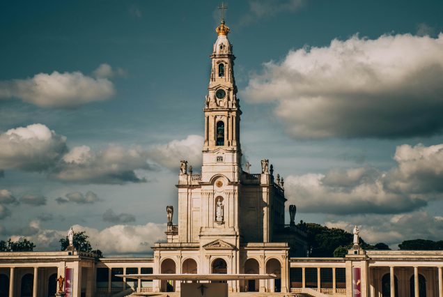 Fátima, Nazaré, & Óbidos Tour